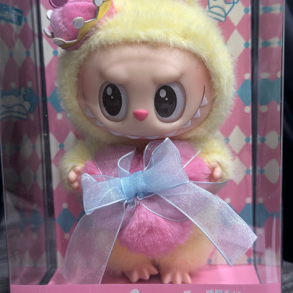 ✨ POP MART – The Monsters “Let’s Checkmate” Vinyl Plush Figure ✨